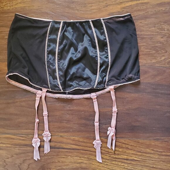 Victoria's Secret Sexy Little Things Garter. Size Medium. - Picture 3 of 4